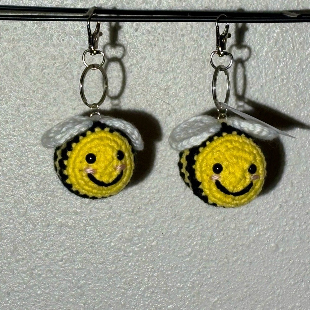New Handmade Acrylic Yarn Crochet Bee Keychains bag charms and customizations